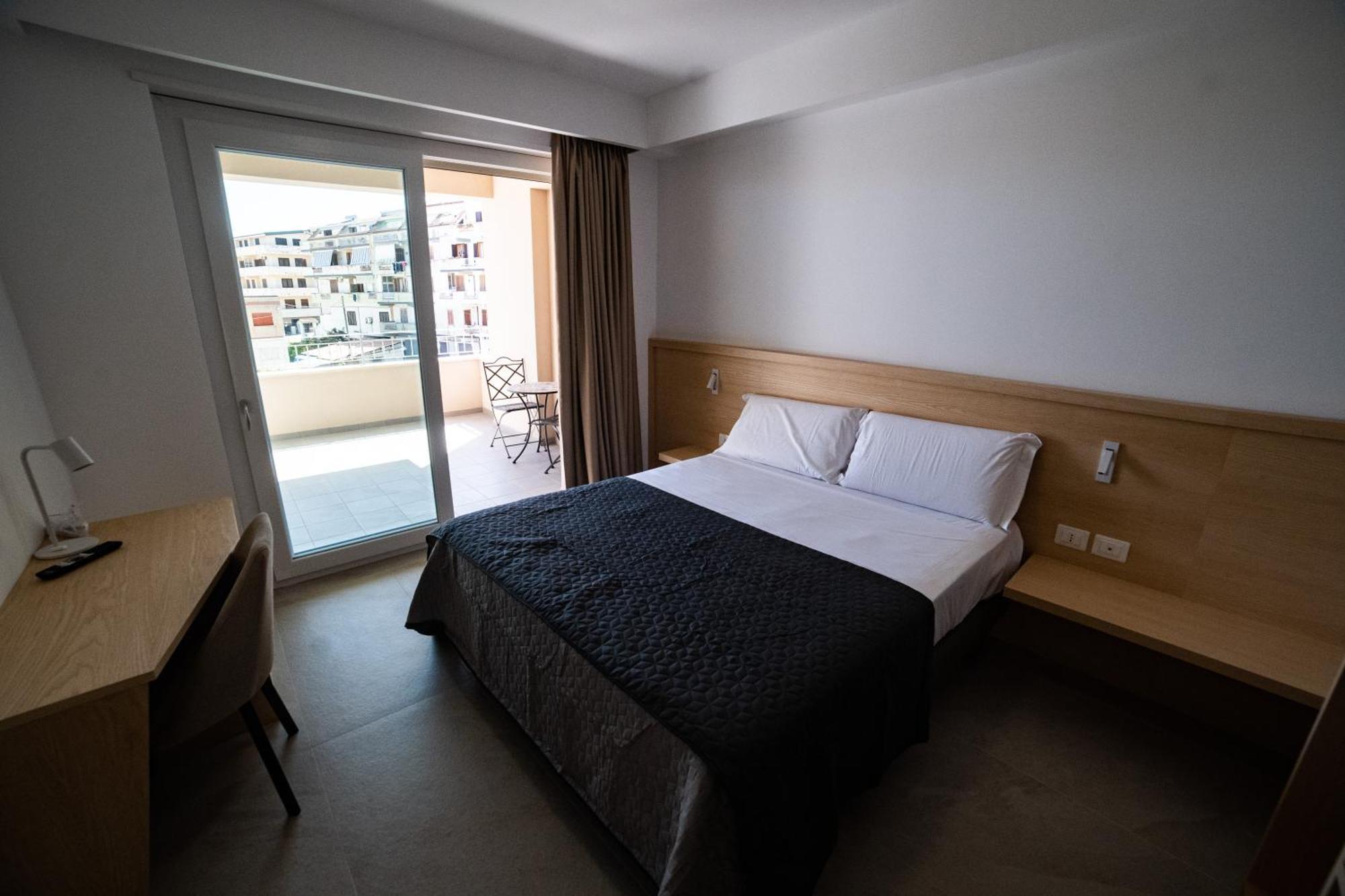 Middle Town Palace Tropea Ngoại thất bức ảnh