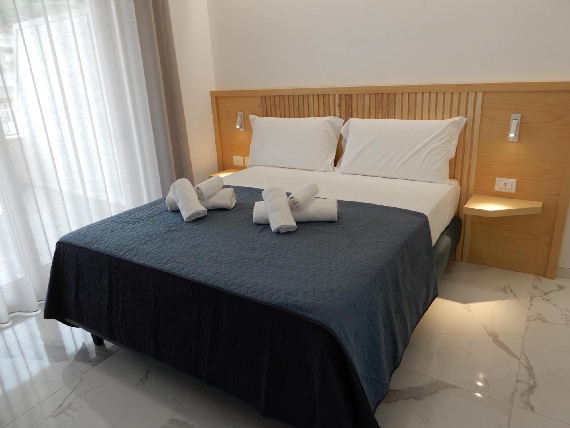 Middle Town Palace Tropea Ngoại thất bức ảnh
